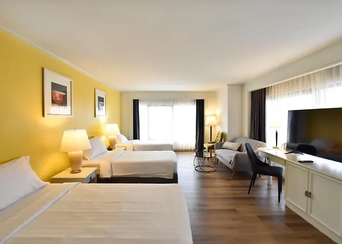 Grand China Hotel 4*